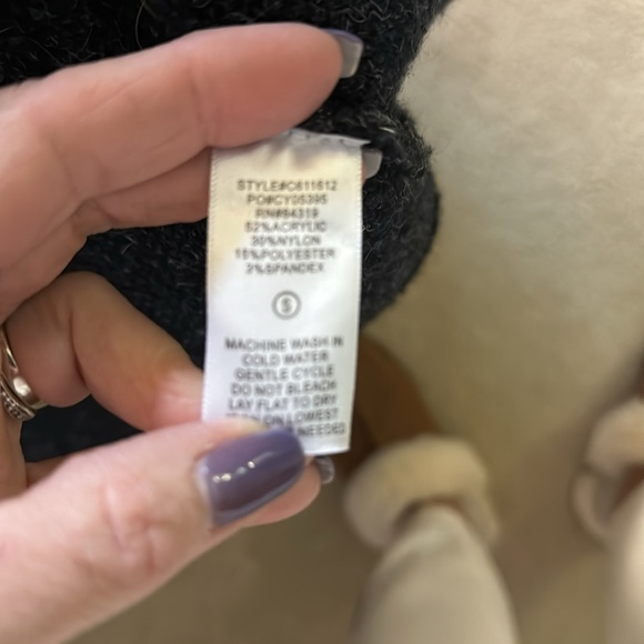 Black and blue sweater coat with hood - Picture 4 of 7